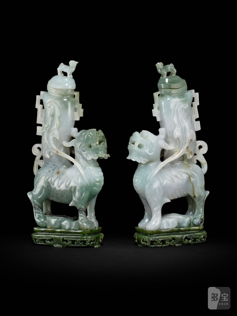 清末/民國　翡翠雕瑞獸蓋瓶一對 | A PAIR OF JADEITE 'MYTHICAL BEAST' VASES AND COVERS